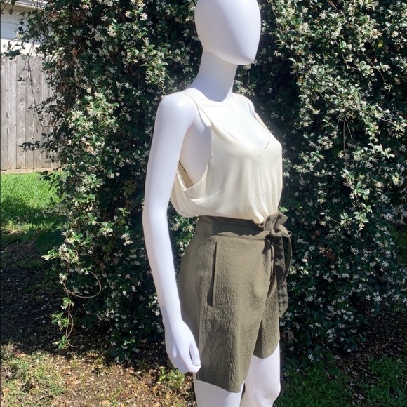 💋NWT Rag & Bone Relaxed Fit High Rise Seersucker Paper Bag Waist Shorts - Picture 6 of 15